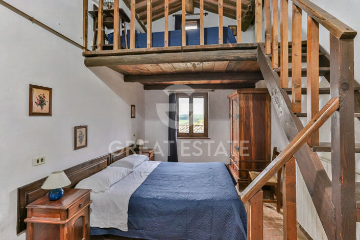 Image No.27-Maison de campagne de 20 chambres à vendre à Castiglione del Lago