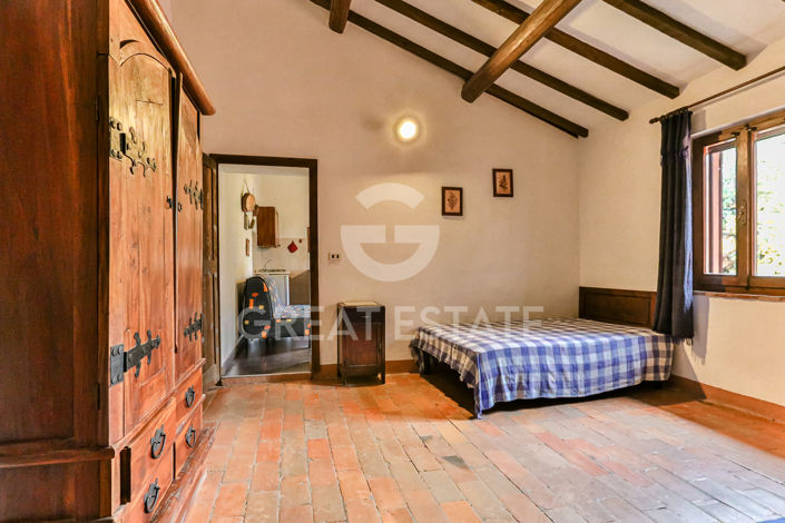 Image No.32-Maison de campagne de 20 chambres à vendre à Castiglione del Lago