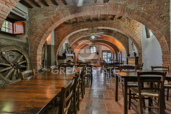 Image No.5-Maison de campagne de 20 chambres à vendre à Castiglione del Lago