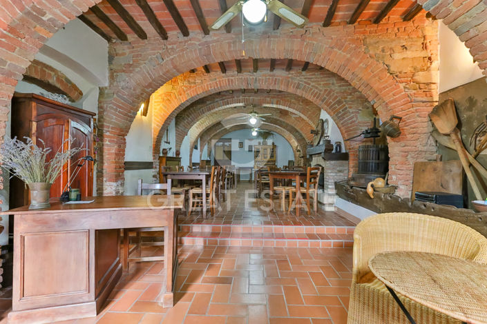 Image No.6-Maison de campagne de 20 chambres à vendre à Castiglione del Lago