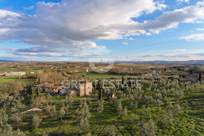 Image No.17-3 Bed Country House for sale