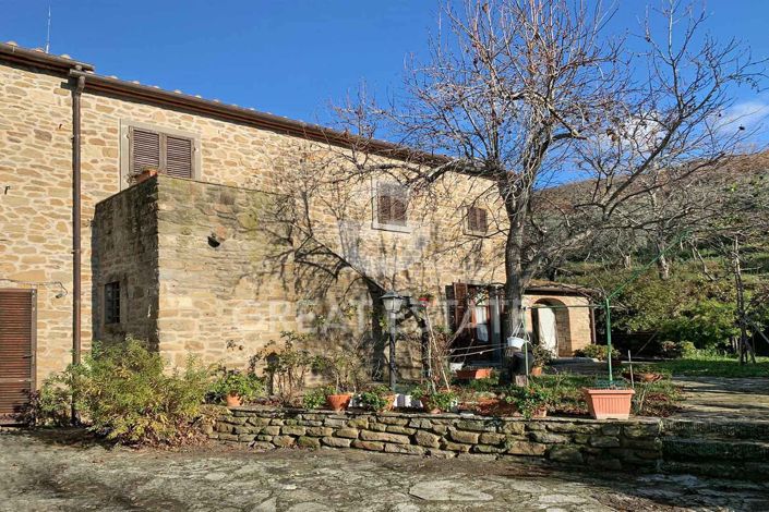 Image No.7-2 Bed Country House for sale