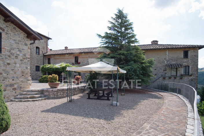 Image No.11-9 Bed Country House for sale