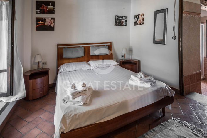 Image No.33-9 Bed Country House for sale