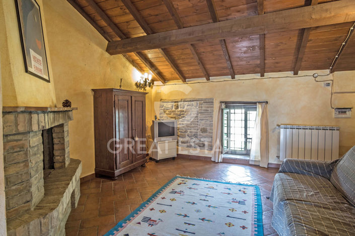 Image No.39-9 Bed Country House for sale
