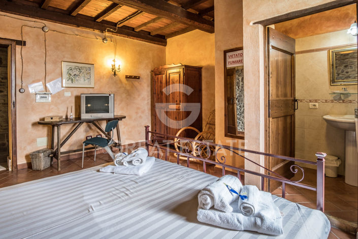 Image No.49-9 Bed Country House for sale