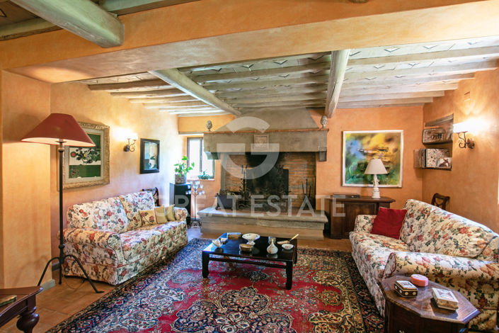 Image No.18-4 Bed Country House for sale