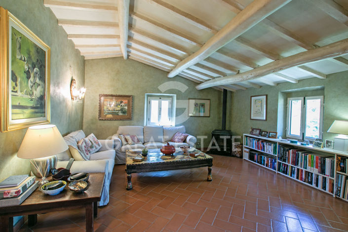Image No.22-4 Bed Country House for sale