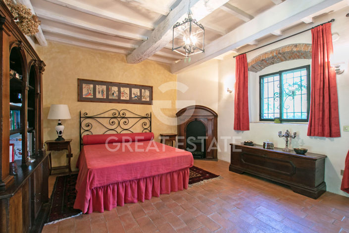 Image No.24-4 Bed Country House for sale