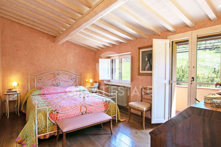 Image No.29-4 Bed Country House for sale