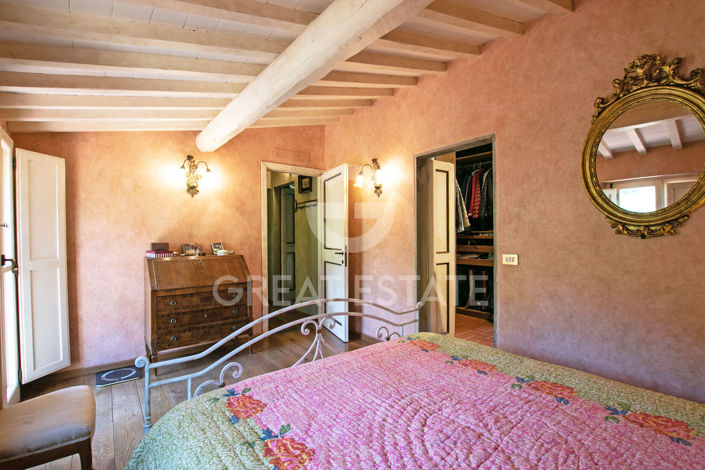 Image No.30-4 Bed Country House for sale