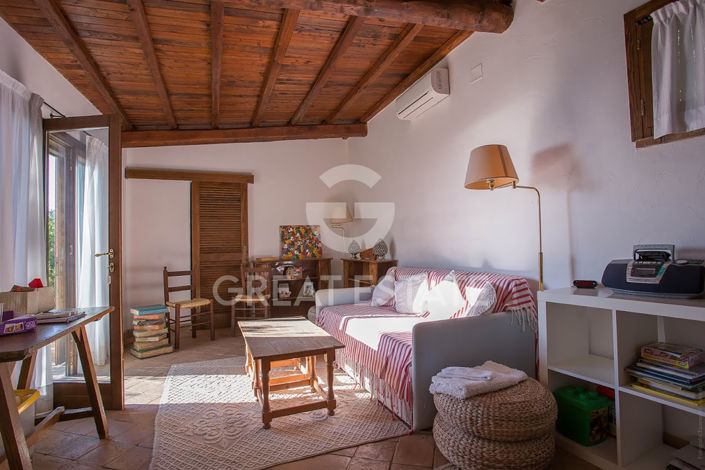 Image No.18-10 Bed Villa for sale