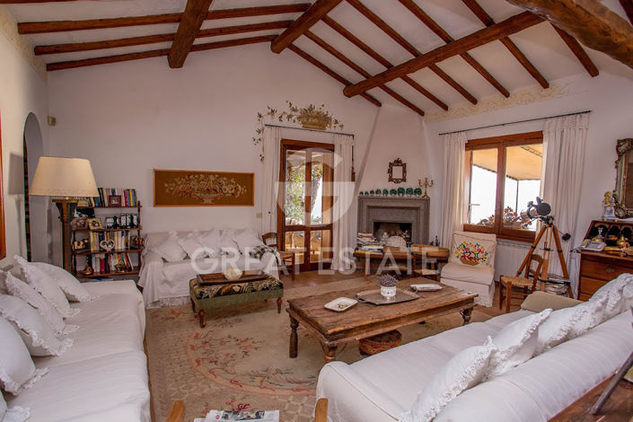 Image No.2-10 Bed Villa for sale