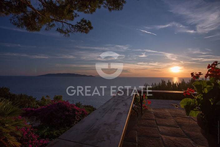 Image No.30-10 Bed Villa for sale