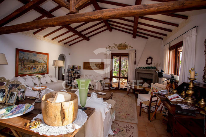 Image No.5-10 Bed Villa for sale