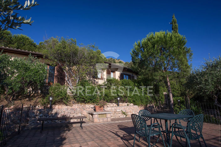 Image No.7-10 Bed Villa for sale