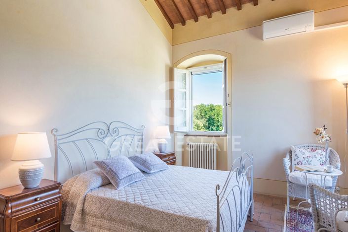 Image No.40-6 Bed Villa for sale