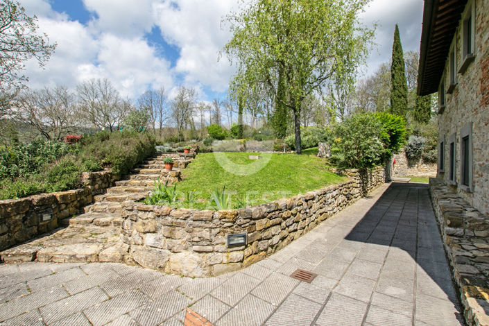 Image No.16-8 Bed Country House for sale