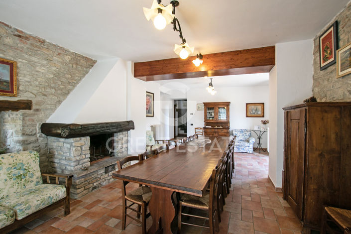 Image No.3-8 Bed Country House for sale