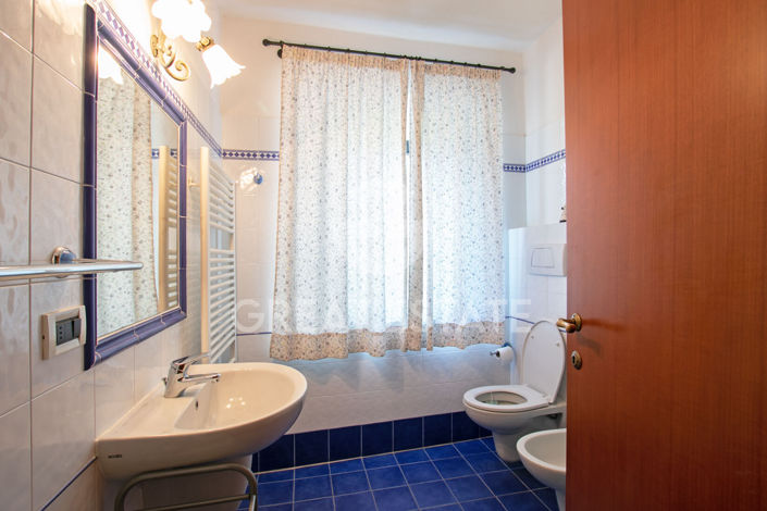 Image No.29-8 Bed Country House for sale