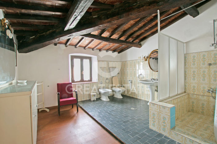 Image No.23-6 Bed Country House for sale