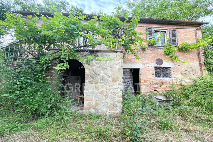 Image No.5-2 Bed Country House for sale