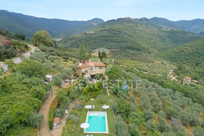 Image No.10-Maison de campagne de 6 chambres à vendre à Loro Ciuffenna