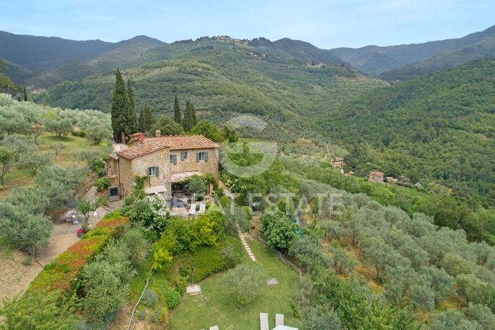 Image No.8-Maison de campagne de 6 chambres à vendre à Loro Ciuffenna