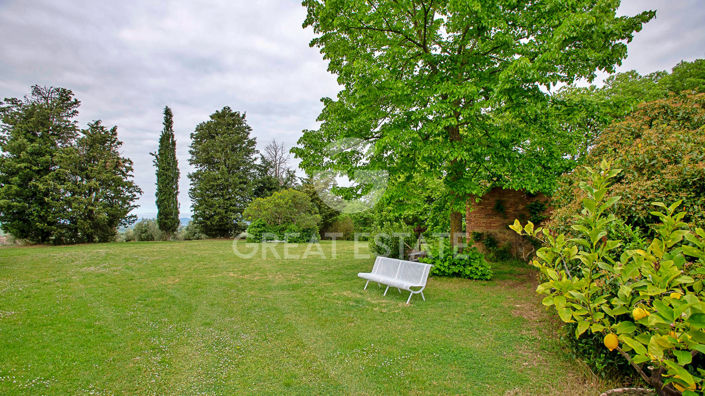 Image No.14-7 Bed Country House for sale
