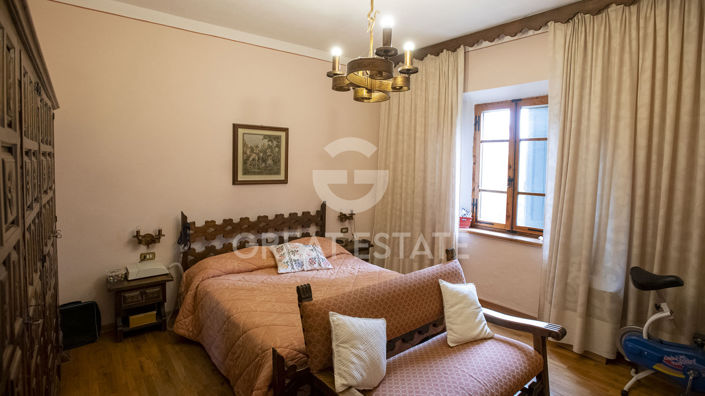 Image No.19-7 Bed Country House for sale