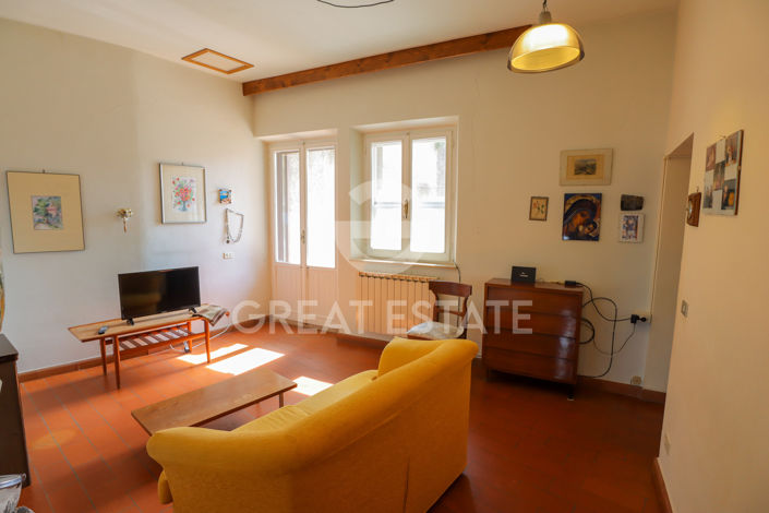 Image No.10-2 Bed Property for sale