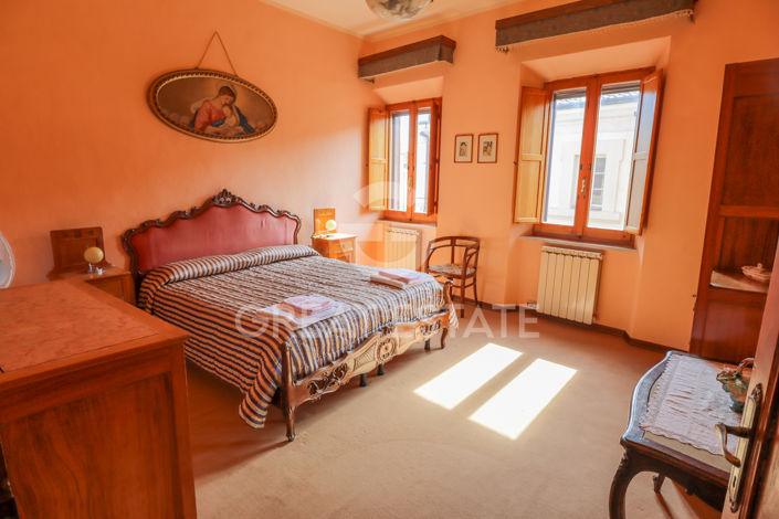 Image No.13-2 Bed Property for sale