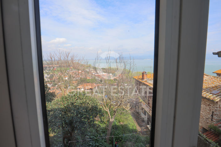 Image No.17-2 Bed Property for sale