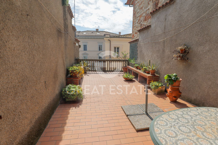 Image No.2-2 Bed Property for sale