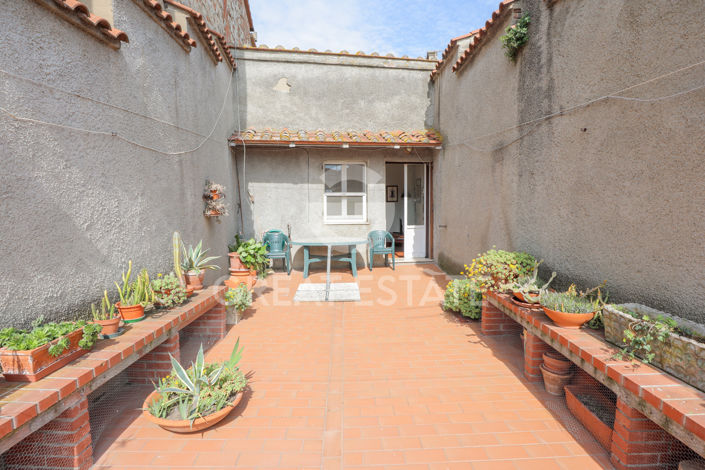 Image No.3-2 Bed Property for sale