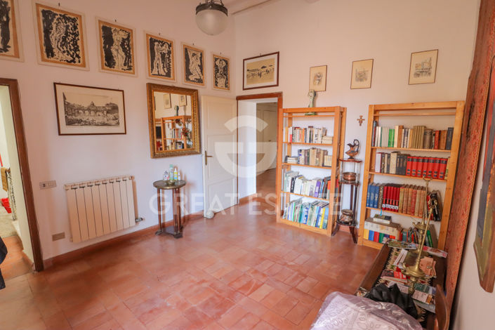 Image No.4-2 Bed Property for sale