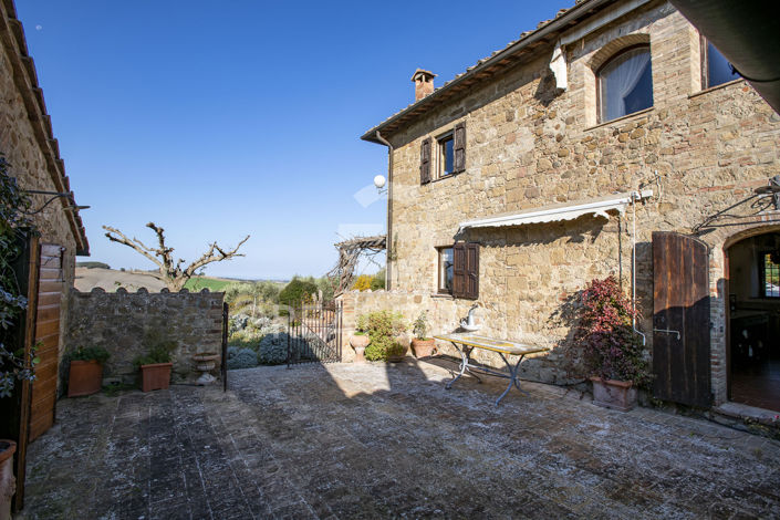 Image No.16-7 Bed Country House for sale