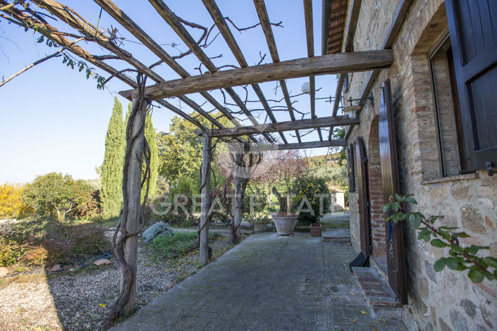 Image No.17-7 Bed Country House for sale