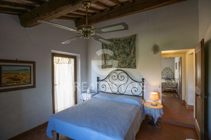 Image No.37-7 Bed Country House for sale