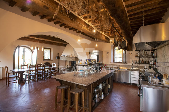 Image No.6-7 Bed Country House for sale