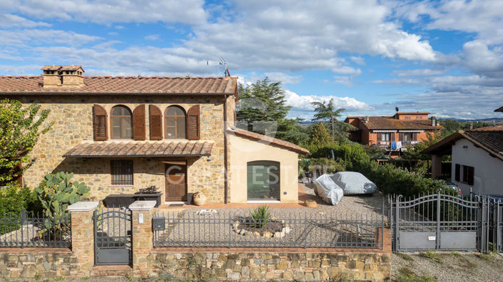 Image No.12-2 Bed Villa for sale