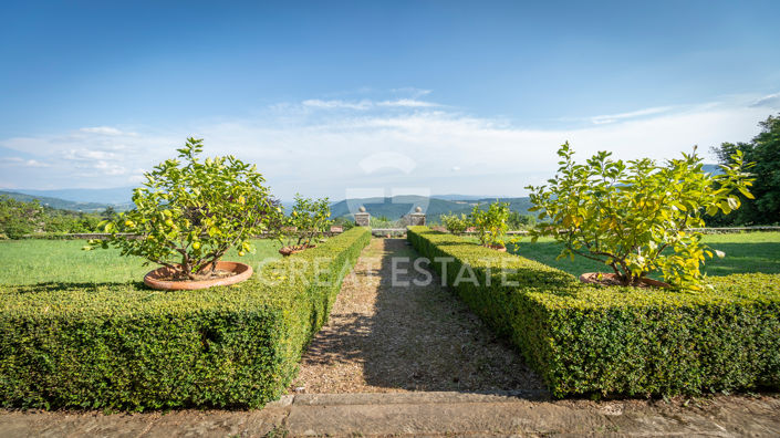 Image No.11-11 Bed Country House for sale