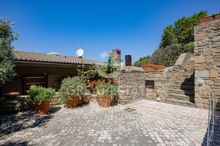 Image No.11-4 Bed Villa for sale