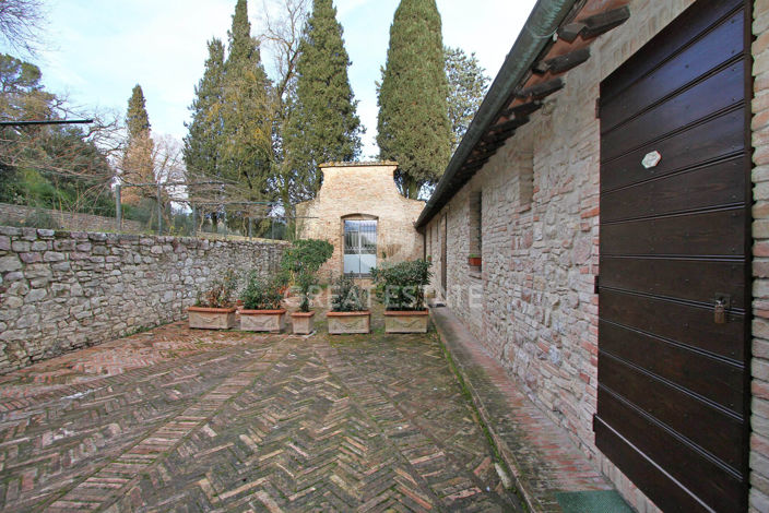 Image No.15-16 Bed Country House for sale