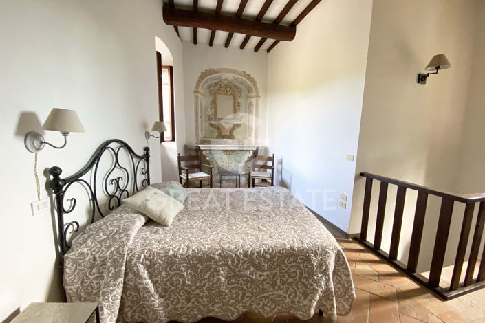 Image No.34-16 Bed Country House for sale