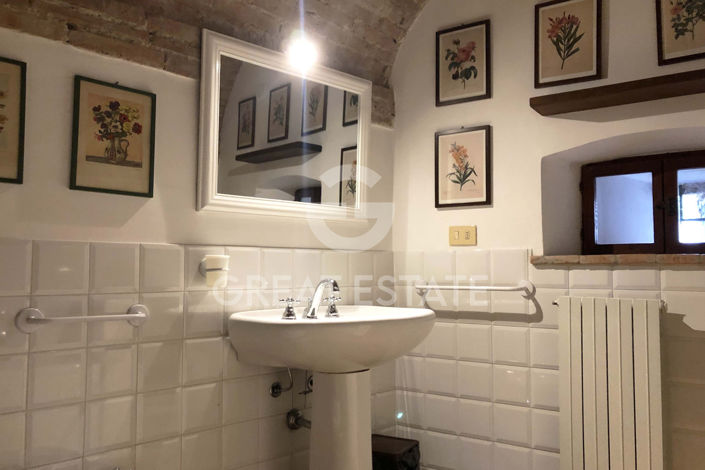 Image No.37-16 Bed Country House for sale