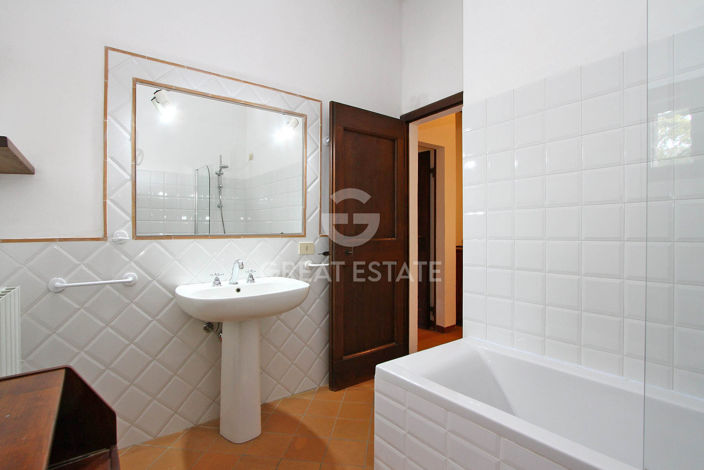 Image No.39-16 Bed Country House for sale