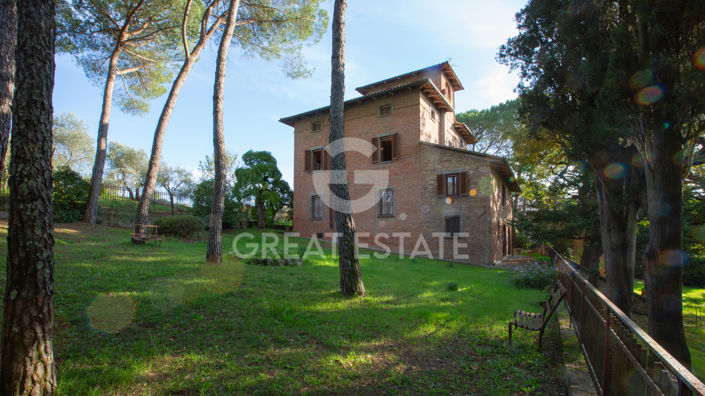 Image No.12-4 Bed Villa for sale