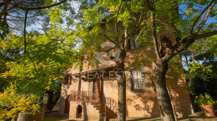 Image No.4-4 Bed Villa for sale