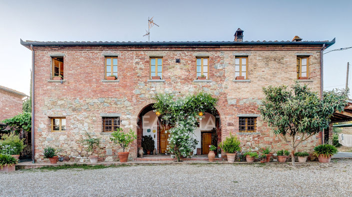 Image No.3-Maison de campagne de 9 chambres à vendre à Foiano della Chiana